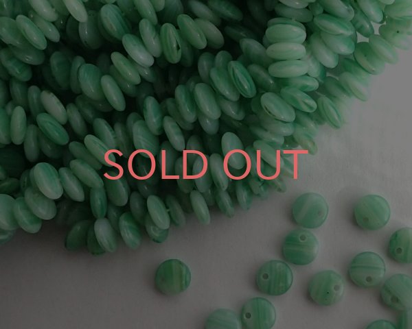 画像1: チェコガラスビーズ/パフラウンドドロップ/6mm/グリーンストライプ（10個） (1)