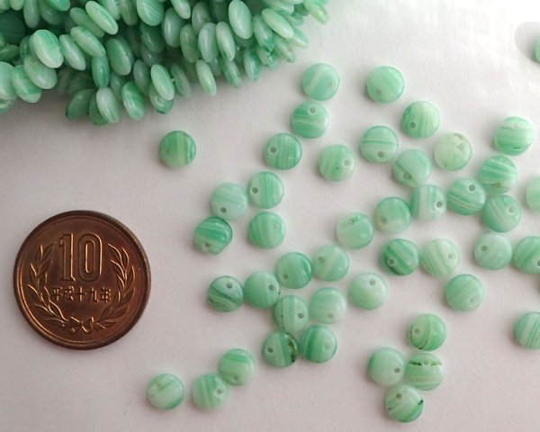 画像2: チェコガラスビーズ/パフラウンドドロップ/6mm/グリーンストライプ(10個) (2)