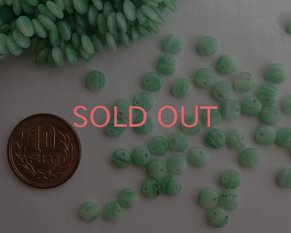 画像2: チェコガラスビーズ/パフラウンドドロップ/6mm/グリーンストライプ（10個） (2)